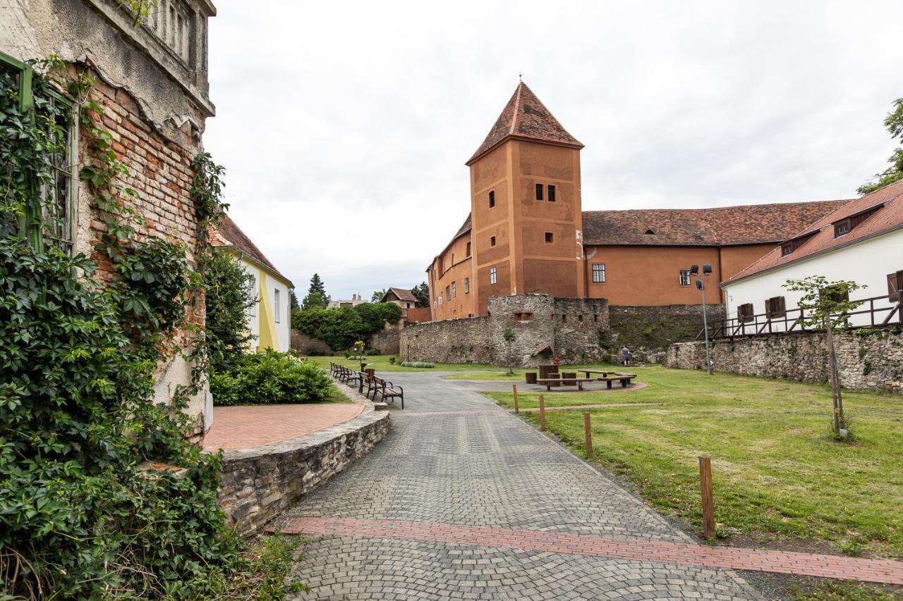 Benedict Hotel Kőszeg Exterior foto